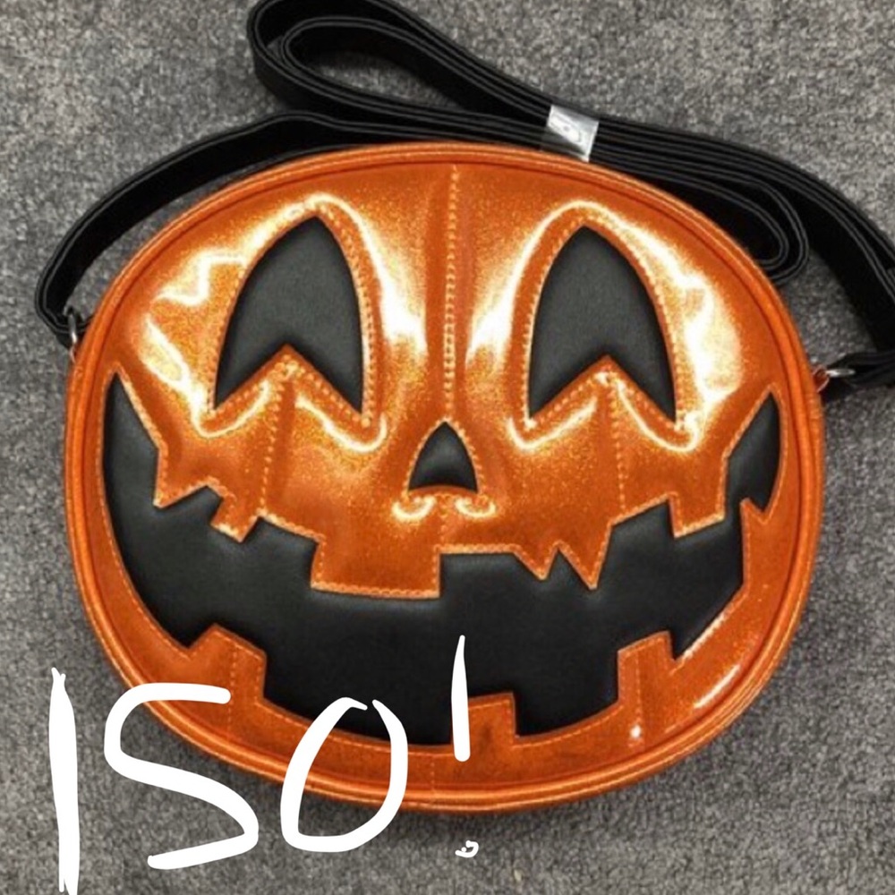 ISO lovepainandstitches bag!!!